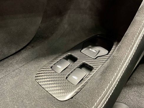 Used 2017 McLaren 570S RWD image 17