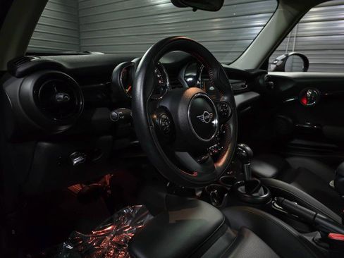 Used 2019 MINI Cooper S w/ Signature Upholstery Package FWD image 10