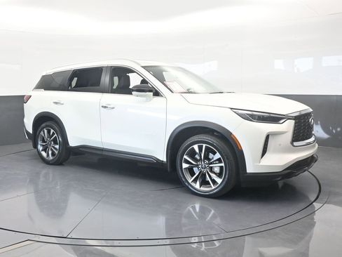 Used 2023 INFINITI QX60 Luxe w/ Performance Audio Package image 8