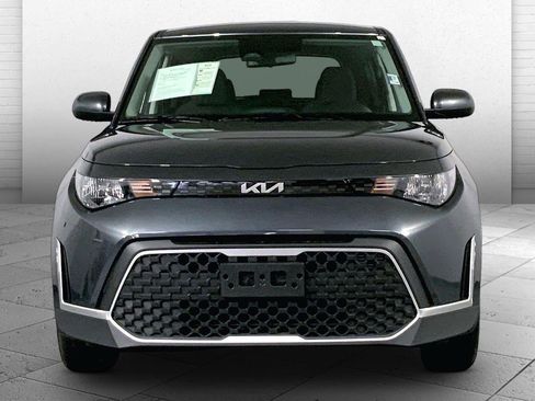 Certified 2025 Kia Soul LX w/ LX Technology Package FWD image 2
