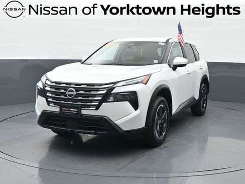 Used 2026 Nissan Rogue SV AWD/4WD image 1