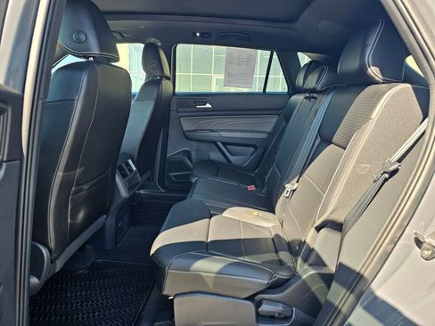 Used 2023 Volkswagen Atlas Cross Sport SEL R-Line AWD/4WD image 12