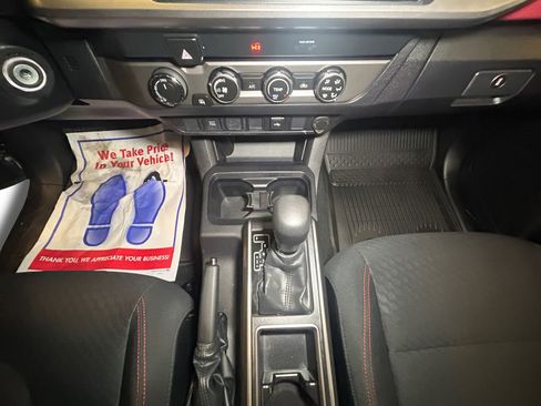 Used 2023 Toyota Tacoma SR5 w/ SR5 Appearance Package AWD/4WD image 9