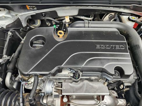Used 2021 Chevrolet Malibu LS FWD image 31