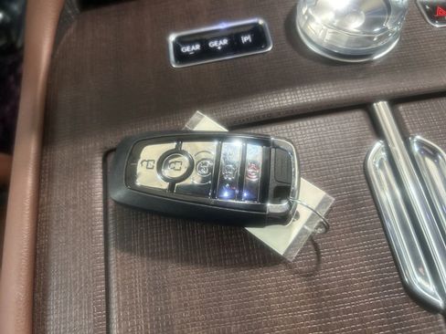 New 2025 Lincoln Navigator Reserve image 24