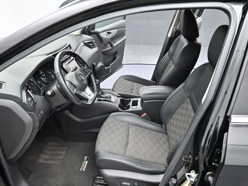 Used 2020 Nissan Rogue Sport SV w/ Technology Package FWD image 13