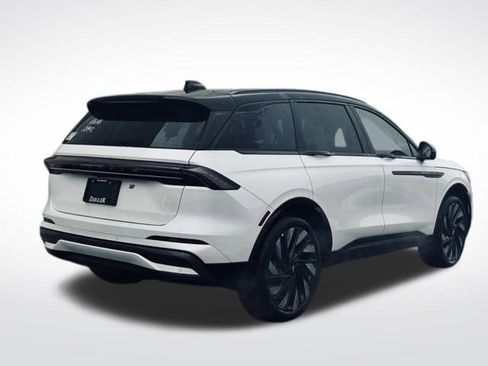 New 2026 Lincoln Nautilus Reserve w/ Jet Appearance Package image 5