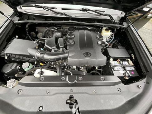 Used 2013 Toyota 4Runner SR5 w/ Convenience Pkg image 21