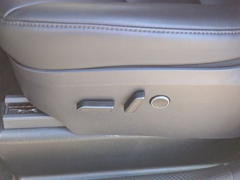 Used 2025 Tesla Model Y Performance image 21