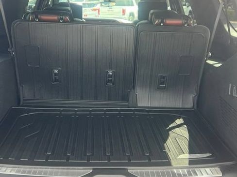 Used 2024 GMC Yukon XL Denali Ultimate AWD/4WD image 13