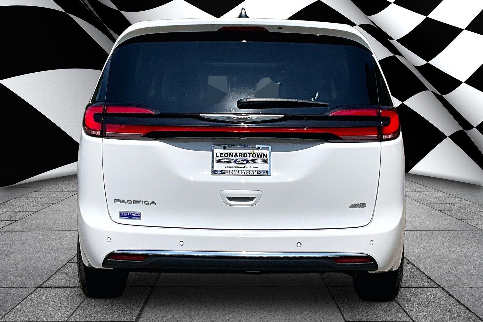 Used 2023 Chrysler Pacifica Touring-L AWD/4WD image 4