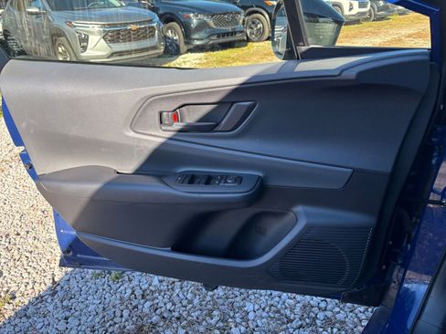 Used 2025 Toyota Prius LE image 18