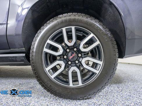 Used 2023 GMC Yukon XL AT4 w/ AT4 Premium Package AWD/4WD image 47