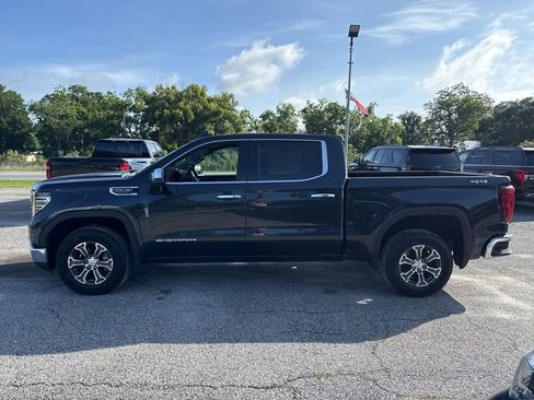 Used 2025 GMC Sierra 1500 SLT AWD/4WD image 6