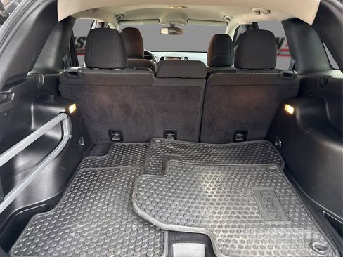 Used 2016 Jeep Cherokee Latitude w/ Cold Weather Group image 11