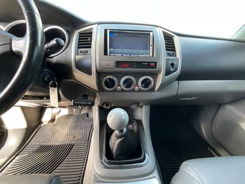 Used 2006 Toyota Tacoma X-Runner image 19
