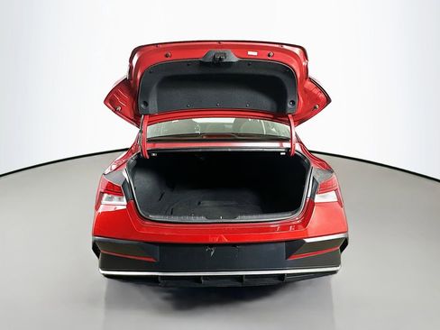 Used 2024 Hyundai Elantra SEL w/ Convenience Package image 33