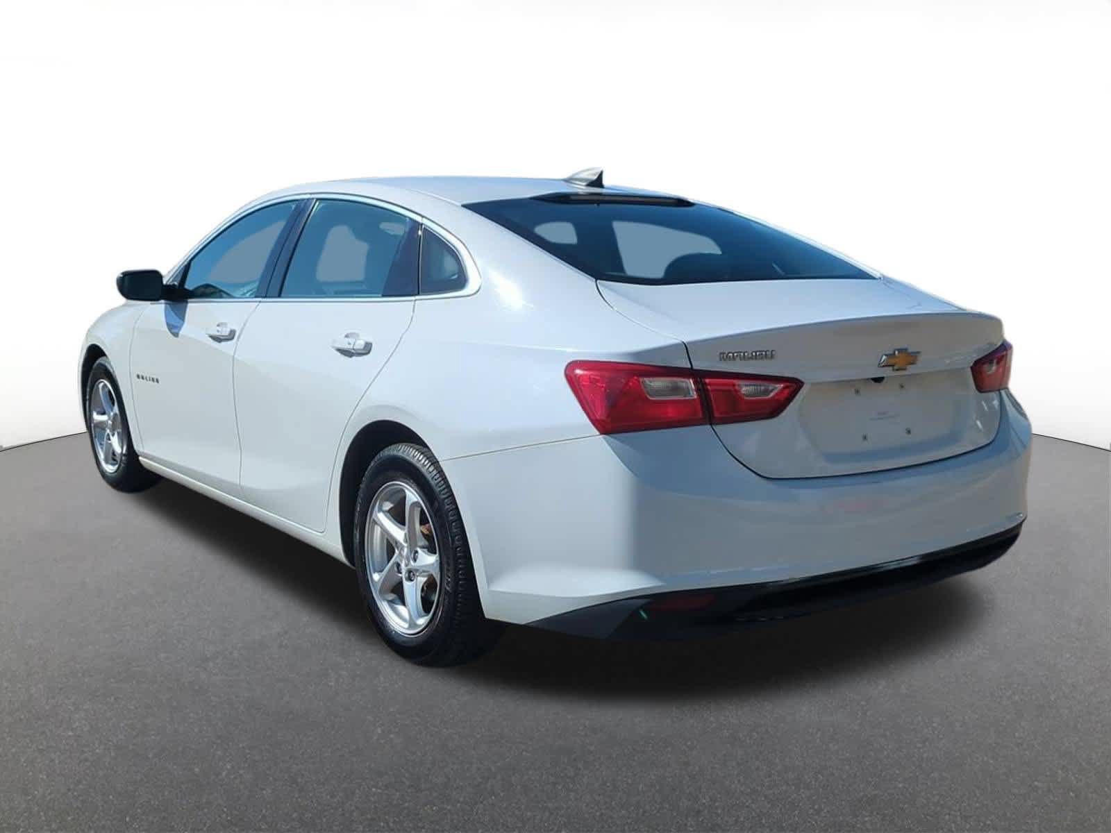 Used 2018 Chevrolet Malibu LS FWD image 4