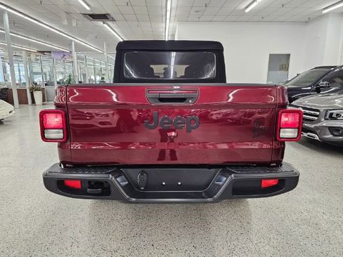 Used 2021 Jeep Gladiator Sport image 5