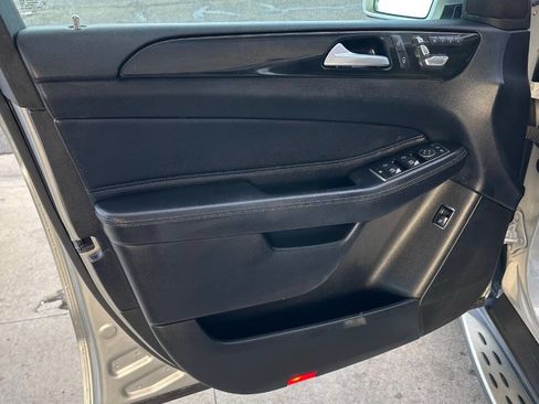 Used 2017 Mercedes-Benz GLS 450 4MATIC image 9