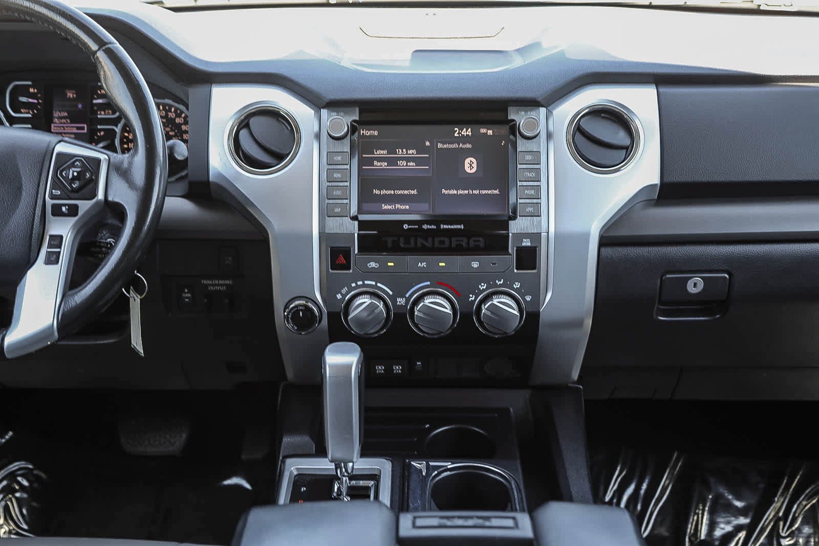 Used 2020 Toyota Tundra SR5 w/ SR5 Leather Package AWD/4WD image 12