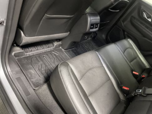 Used 2023 GMC Terrain SLT w/ Elevation Edition image 17