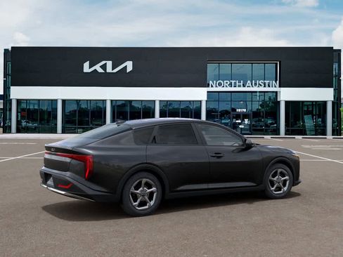 New 2026 Kia K4 LXS FWD image 6