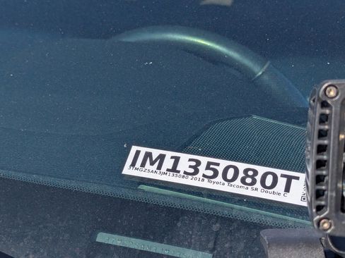 Used 2018 Toyota Tacoma Limited image 7