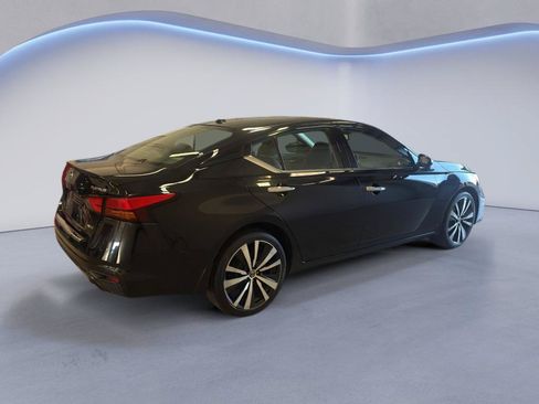 Used 2021 Nissan Altima 2.5 Platinum AWD/4WD image 8