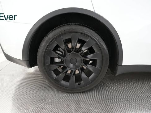 Used 2023 Tesla Model Y Long Range AWD/4WD image 9