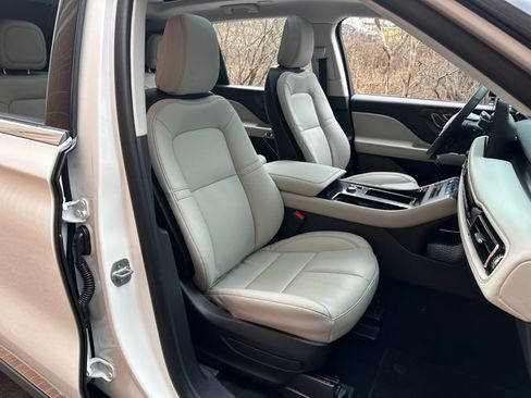 Used 2025 Lincoln Aviator AWD w/ Equipment Group 101A image 36