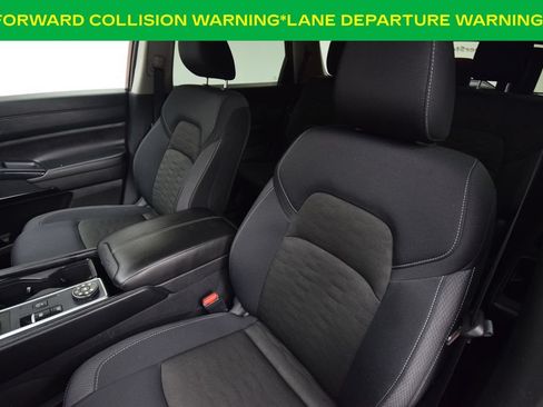 Used 2025 Nissan Pathfinder SV AWD/4WD image 12