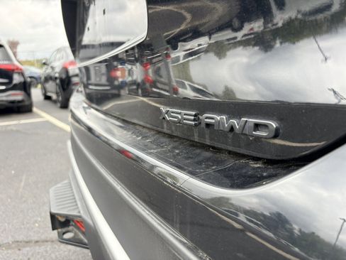 Used 2021 Toyota Highlander XSE AWD/4WD image 10