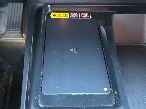 Used 2025 Toyota Camry Hybrid image 18