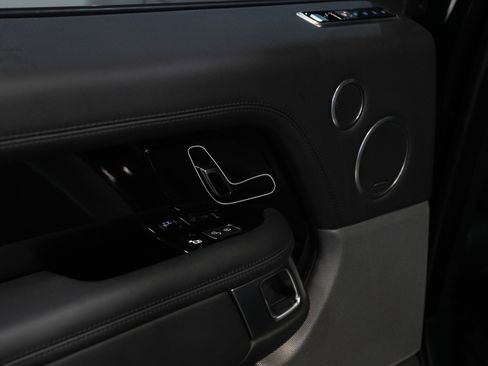 Used 2019 Land Rover Range Rover Supercharged image 24