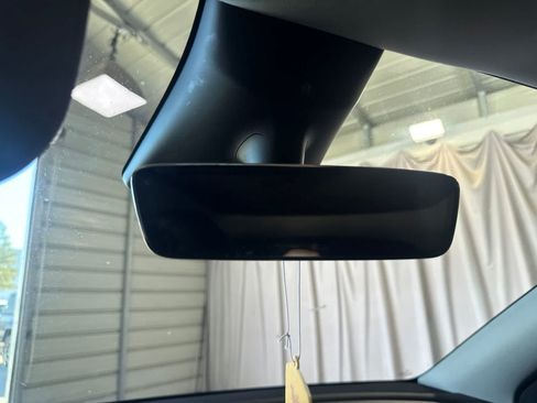 Used 2023 Tesla Model Y Long Range AWD/4WD image 24
