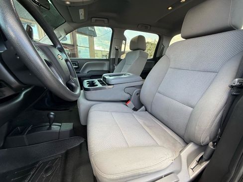 Used 2018 Chevrolet Silverado 1500 Custom w/ Custom Value Package AWD/4WD image 18