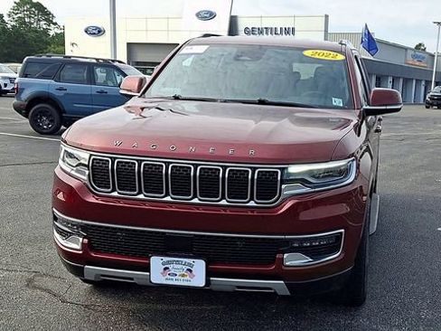 Used 2022 Jeep Wagoneer Series II AWD/4WD image 3
