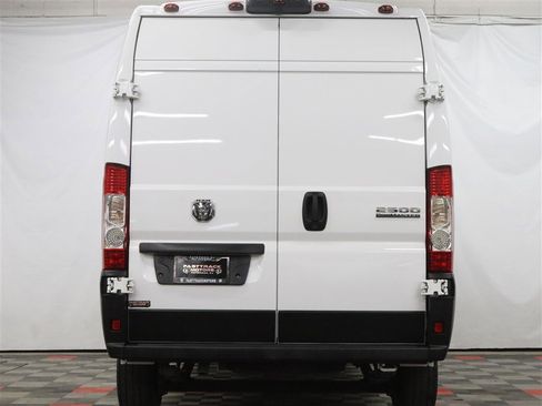Used 2024 RAM ProMaster 2500 w/ Convenience Group FWD image 5