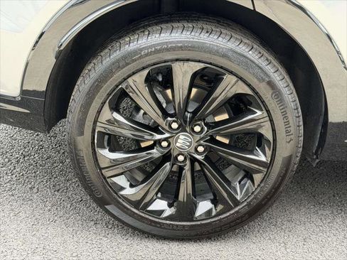 Used 2025 Buick Envista Sport Touring w/ Convenience I Package FWD image 8