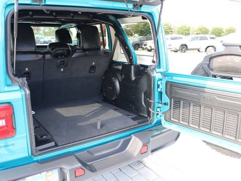 Used 2020 Jeep Wrangler Unlimited Sahara AWD/4WD image 8