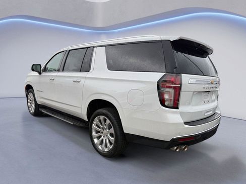 Used 2023 Chevrolet Suburban Premier w/ Premium Package image 4
