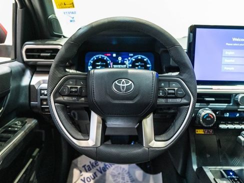 Used 2025 Toyota Tacoma TRD Off-Road w/ TRD Off Road Upgrade Package AWD/4WD image 18