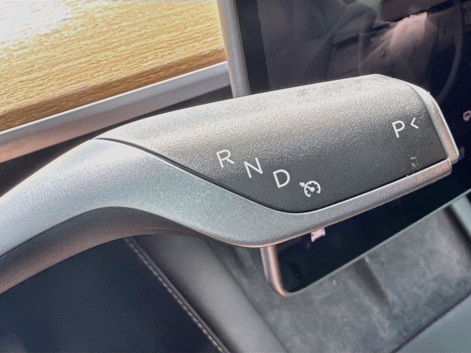 Used 2025 Tesla Model Y Long Range RWD image 18