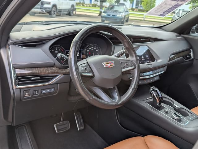 Used 2023 Cadillac XT4 Sport FWD image 4