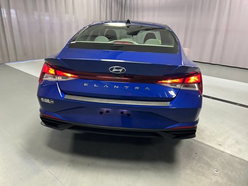 Used 2022 Hyundai Elantra SEL FWD image 6