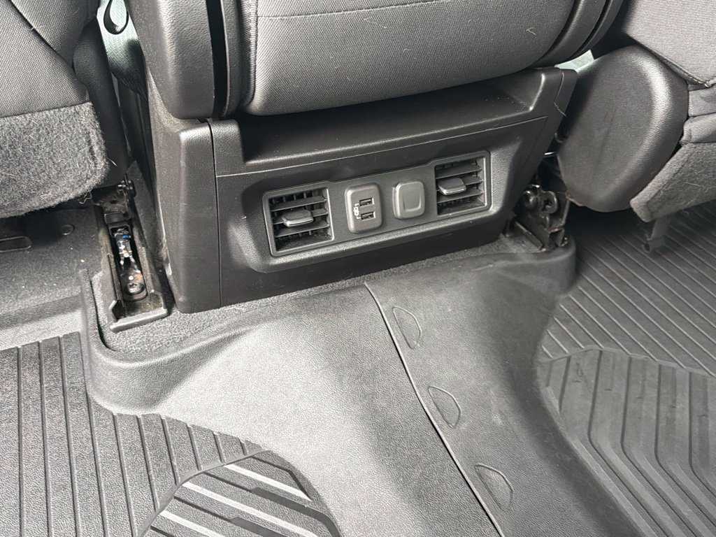 Used 2021 Chevrolet Silverado 1500 LT w/ Z71 Off-Road Package AWD/4WD image 20