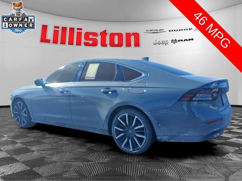 Used 2025 Honda Accord Touring image 4