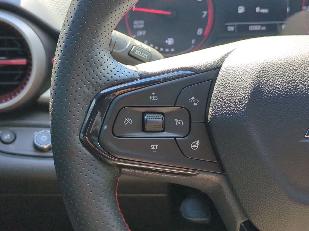Used 2025 Chevrolet Trax RS w/ Driver Confidence Package FWD image 16