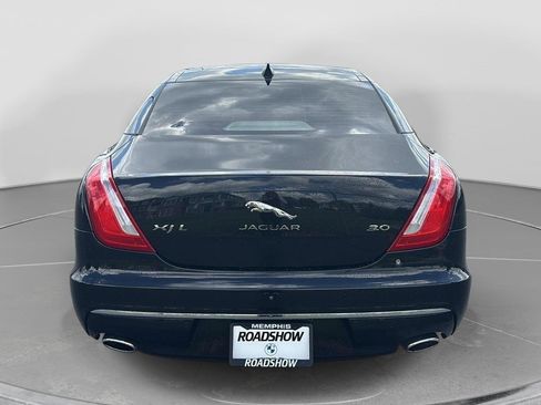 Used 2018 Jaguar XJ L Portfolio RWD image 4